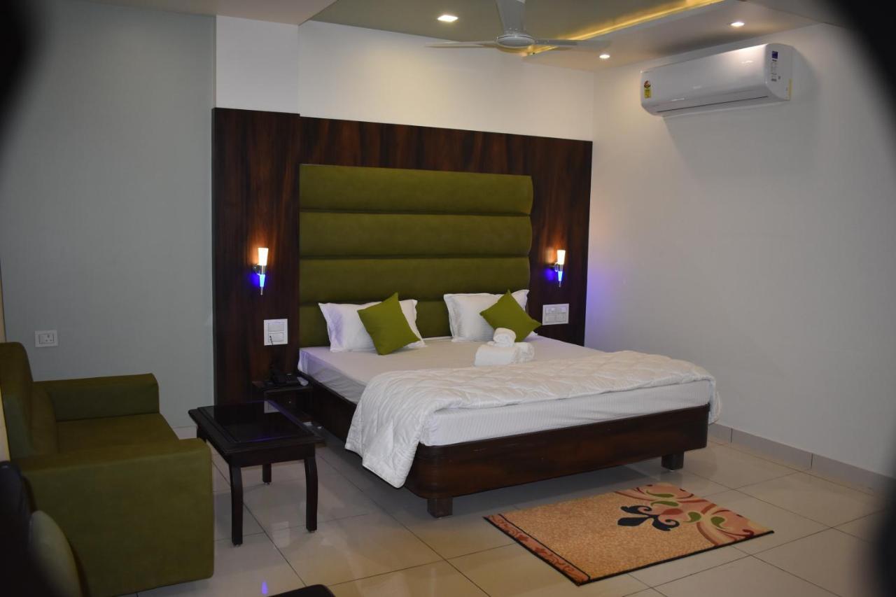 Hotel Shyam Palace Bhuj Buitenkant foto
