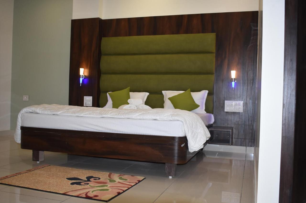 Hotel Shyam Palace Bhuj Buitenkant foto