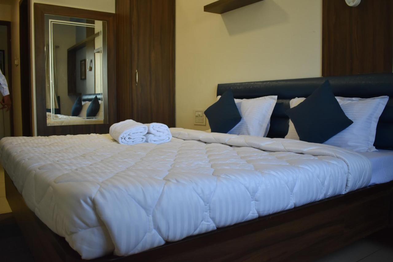 Hotel Shyam Palace Bhuj Buitenkant foto
